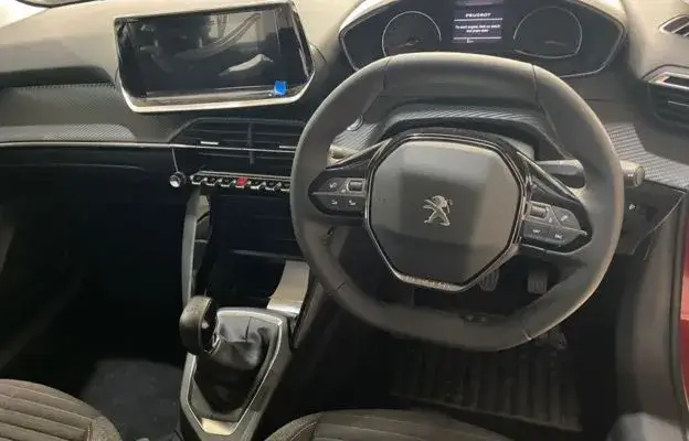 all-new-peugeot-208-interior